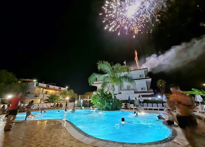 Graceland Rooms And Suites Capo Vaticano